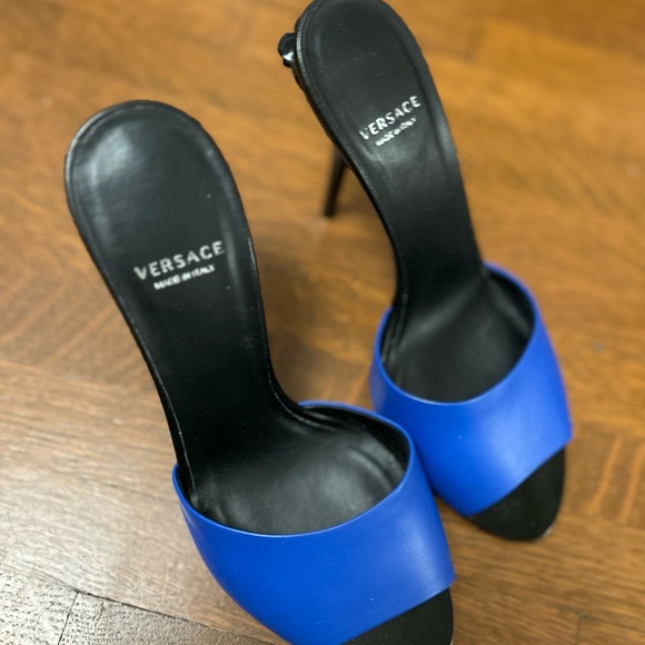 Open toe high hills stiletto sandals VERSACE / MADE IN ITALY / size 5 - Picture 6 of 6